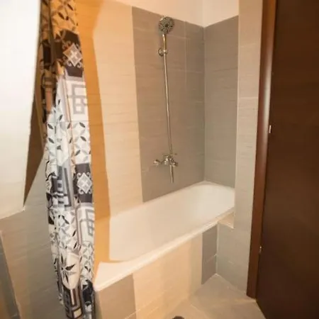 My Greko Néoi Epivátai